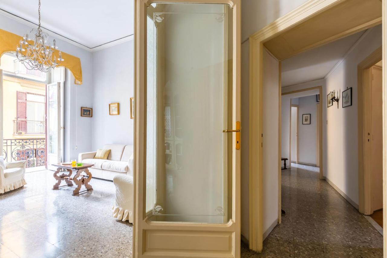 Rettifilo Family Apartment By Wonderful Italy Napoli Bagian luar foto