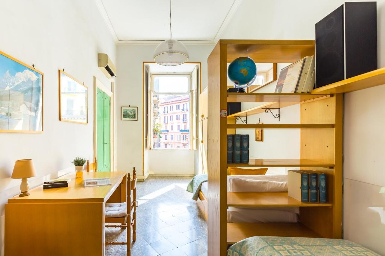 Rettifilo Family Apartment By Wonderful Italy Napoli Bagian luar foto