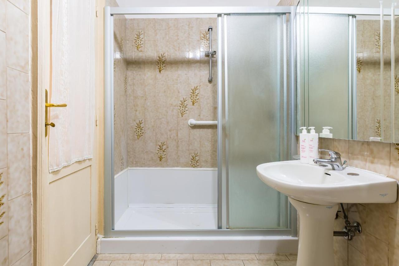 Rettifilo Family Apartment By Wonderful Italy Napoli Bagian luar foto