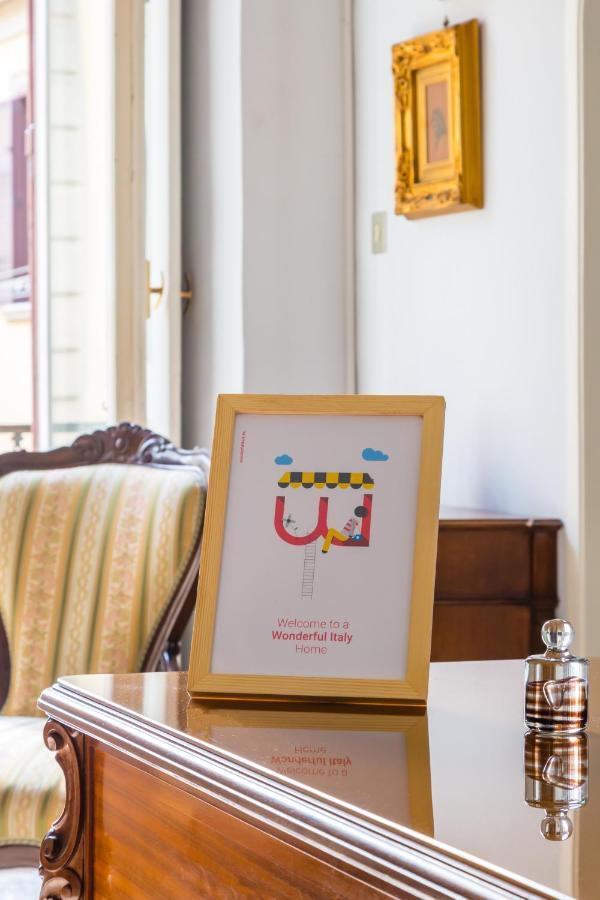 Rettifilo Family Apartment By Wonderful Italy Napoli Bagian luar foto