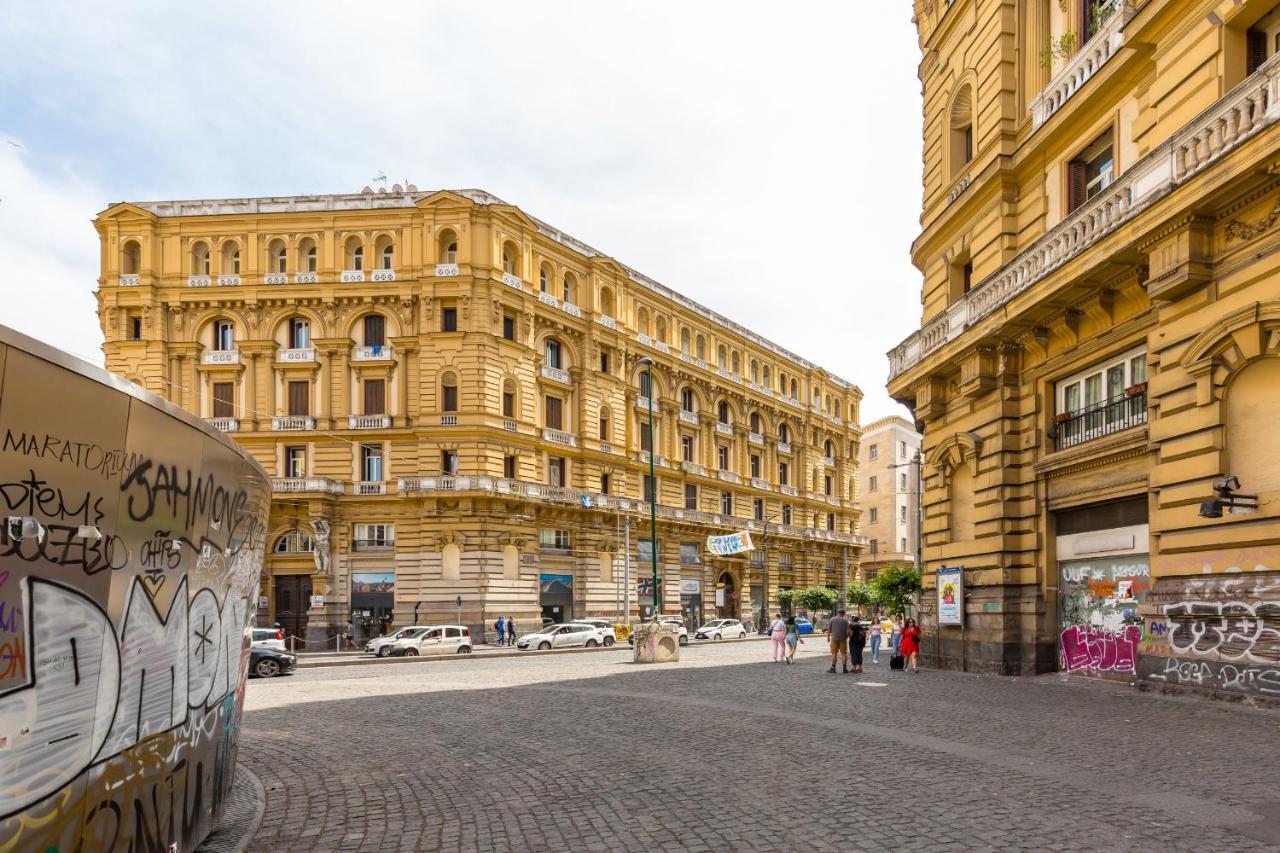 Rettifilo Family Apartment By Wonderful Italy Napoli Bagian luar foto
