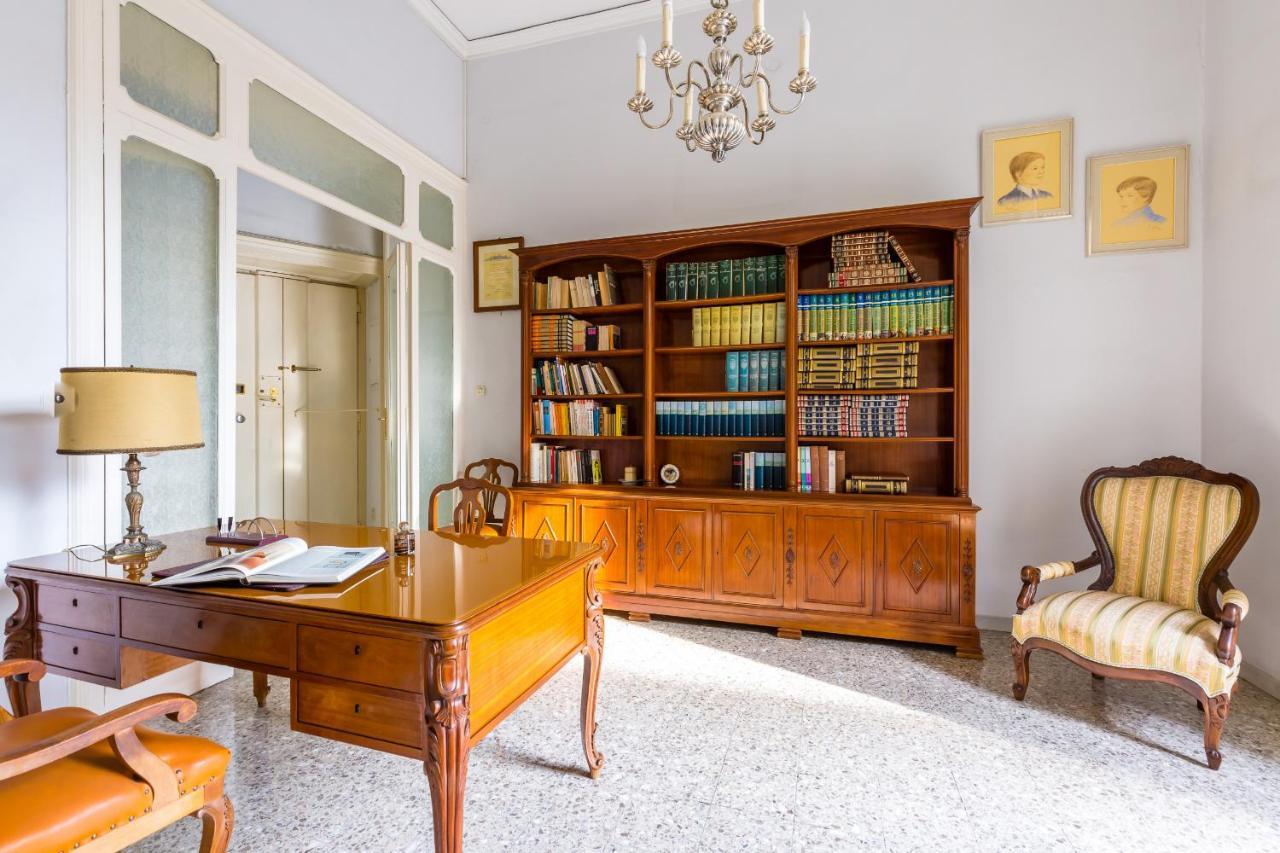 Rettifilo Family Apartment By Wonderful Italy Napoli Bagian luar foto