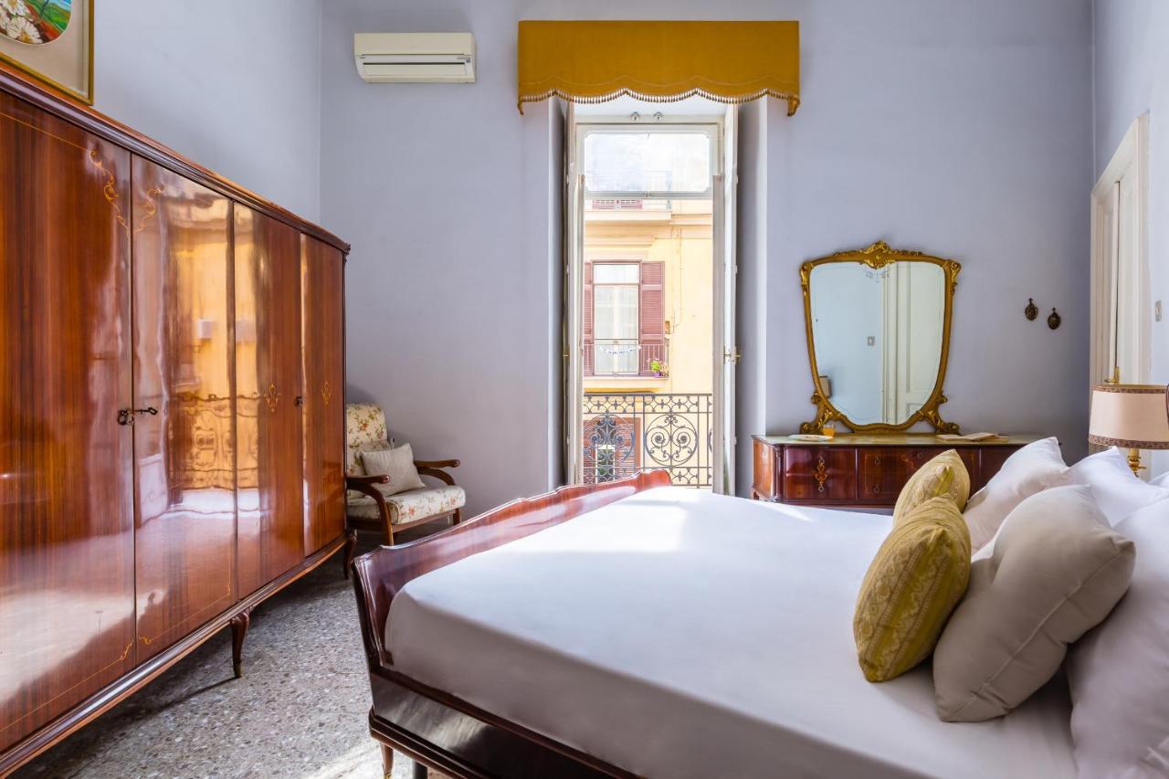 Rettifilo Family Apartment By Wonderful Italy Napoli Bagian luar foto