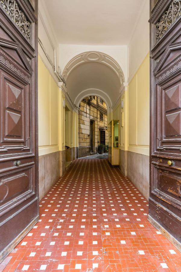 Rettifilo Family Apartment By Wonderful Italy Napoli Bagian luar foto