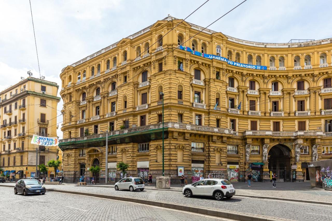 Rettifilo Family Apartment By Wonderful Italy Napoli Bagian luar foto